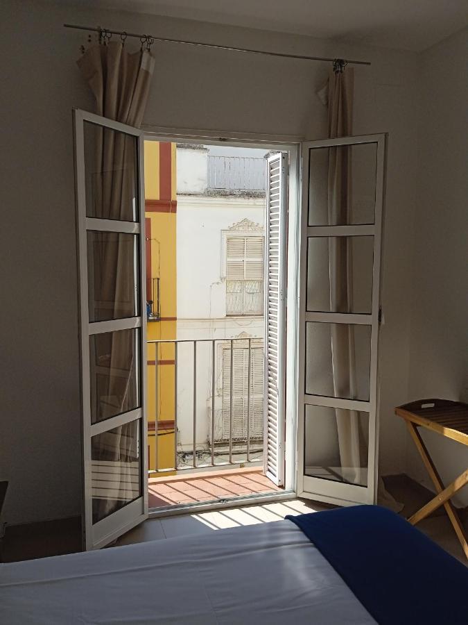 Apartamento Casco Antiguo Exterior Unico En Segunda Planta En Un Edificio De De Dos Plantas Seville Exterior photo